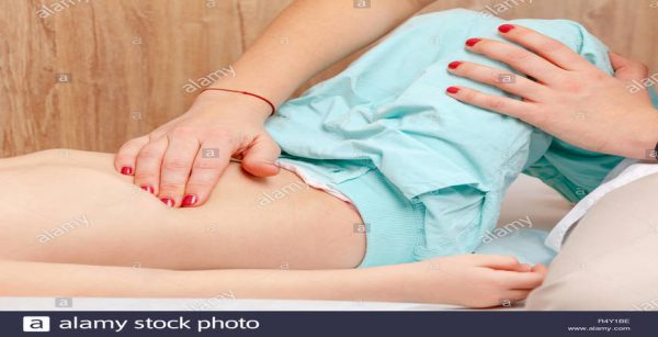 examination of abdomen in child
